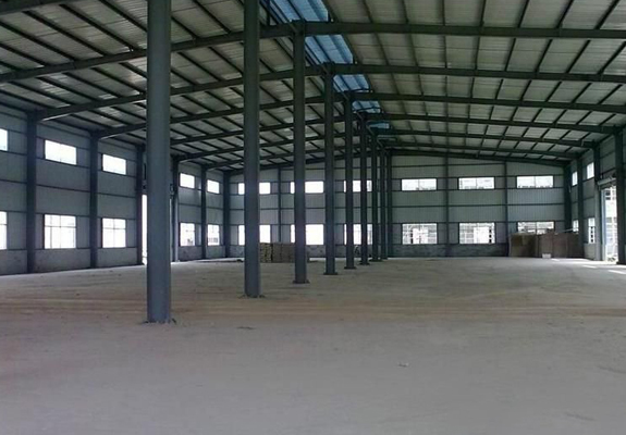 Factory steel structure supporting scheme under atmospheric environment